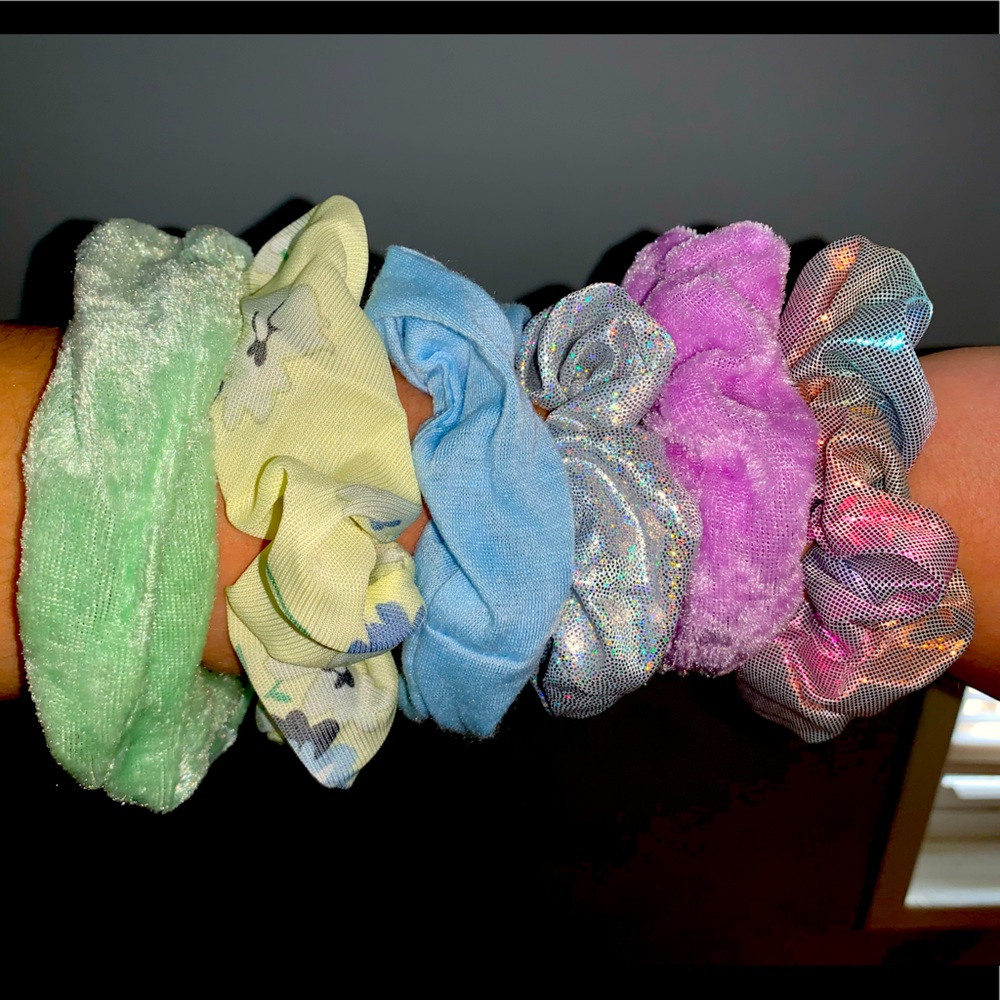 Handmade Scrunchie Set (6)